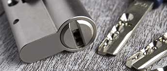 hang sluitwerk bevestigen vouwdeur